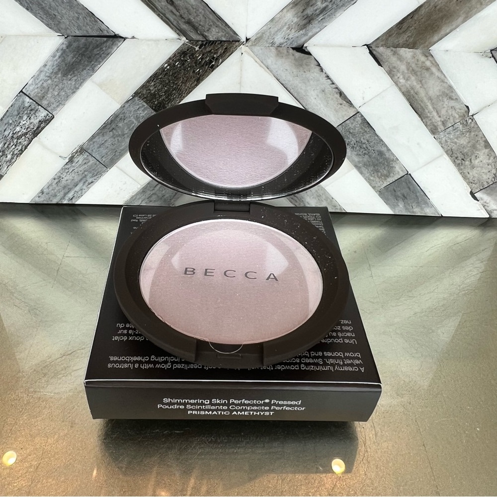 Becca shimmering skin Perfector pressed Prismatic Amethyst